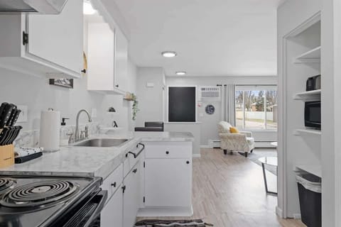 The spacious kitchen has everything you need to create delicious meals.