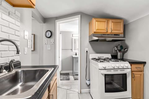 Filled with essential appliances and utensils, you'll discover everything necessary to craft delicious culinary creations.