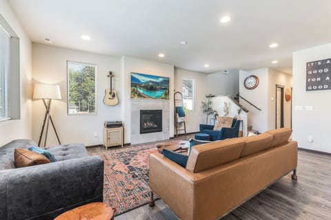 Spread out in the spacious living room!