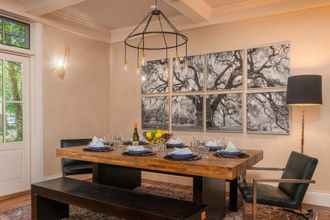 Dining Room - Creekside C - Vivid Vacation Rentals - Dining Room - Creekside C - Vivid Vacation Rentals