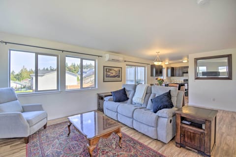 Living Area | 1st Floor | Free WiFi