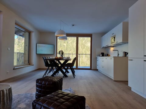 Property, Window, Table, Barrel, Wood, Interior Design, Cabinetry, Couch, Flooring, Floor