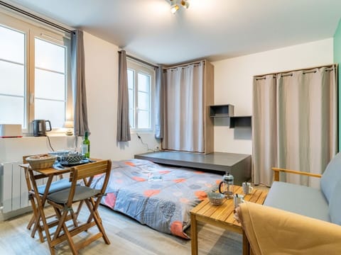 Furniture, Property, Table, Window, Comfort, Textile, Interior Design, Building, Wood