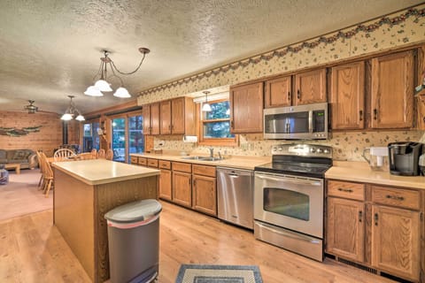 Fridge, stovetop, dishwasher, coffee/tea maker