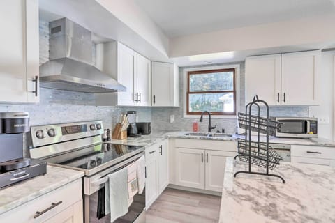 Kitchen | Basic Cooking Essentials | Breakfast Bar | Keurig Coffee Maker