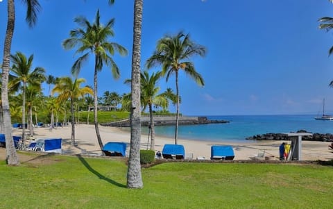 Beach nearby, sun loungers, beach towels