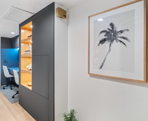 High speed internet. Custom office - Ergonomically designed. 