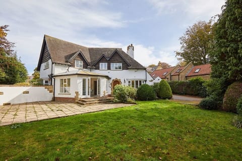 White Lodge, Scalby - Host & Stay