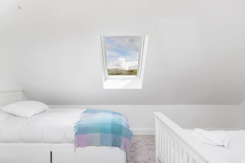 The Play School twin room ensuite in Miltown Malbay Co Clare