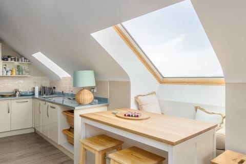 Kitchen and dining area of The Dell 18 overlooking Lahinch Golf Club