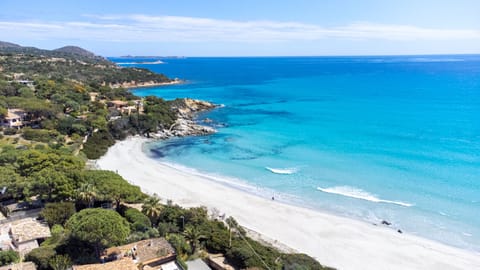 Beach nearby, sun loungers