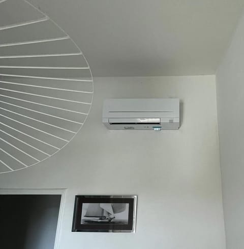 New AirCon in all rooms
Nouvelle installation Clime dans toutes les chambres