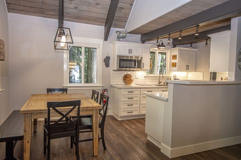 Price Dining Area and Kitchen - Price Dining Area and Kitchen