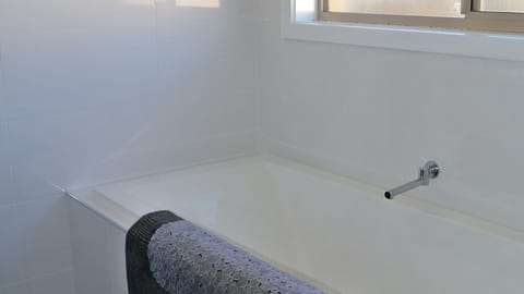 Bathtub