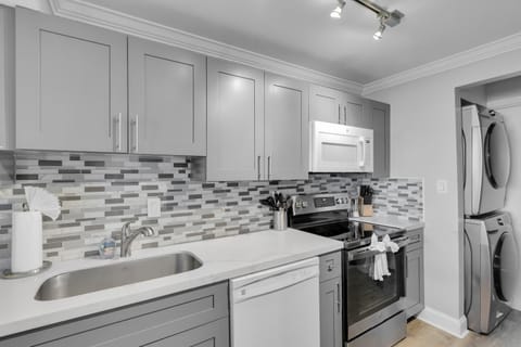 Washer & Dryer In-Unit