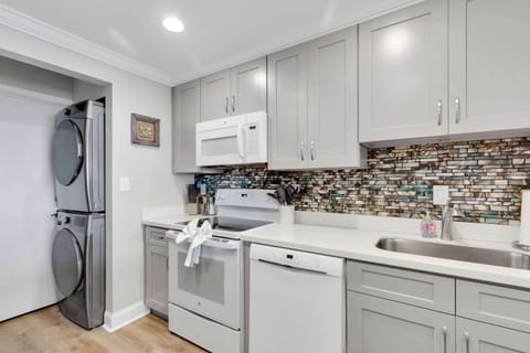 Full size washer & dryer