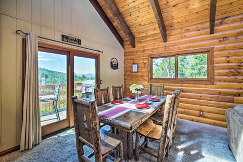 Dining Area | Dishware/Flatware Provided