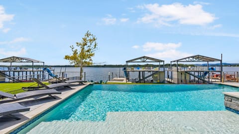 Outdoor pool, an infinity pool