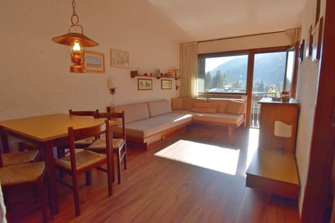 Nardis 205 holiday apartment in Campiglio living area