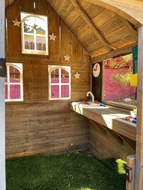 This fabulous little playhouse will entertain the little ones for hours!