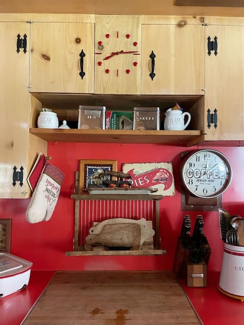 Vintage kitchen nook — where coziness meets classic style!