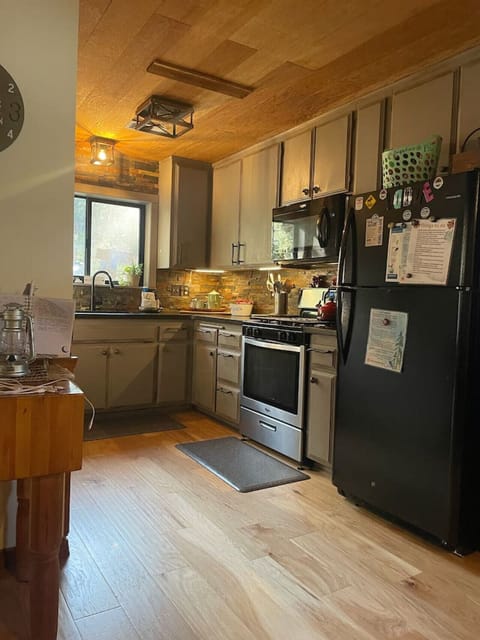 Cook up a storm with all the amenities in this well stocked kitchen...just bring the food!