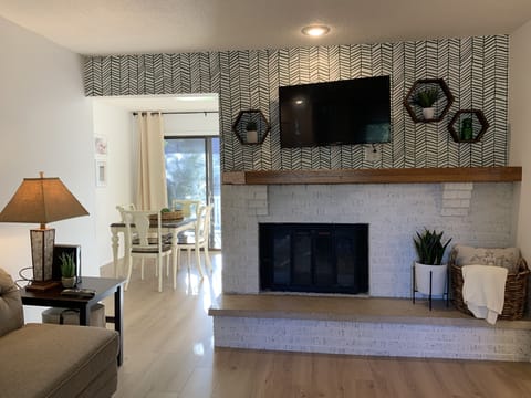 Smart TV, fireplace, offices