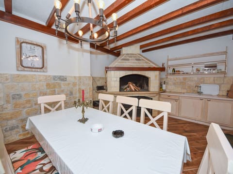 Table, Property, Furniture, Wood, Chair, Interior Design, Cabinetry, Flooring, Floor, Tablecloth