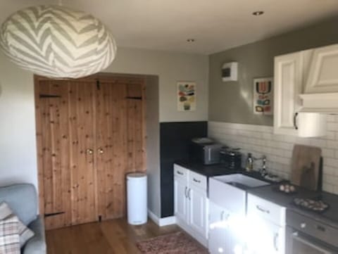 The Duck House kitchenette