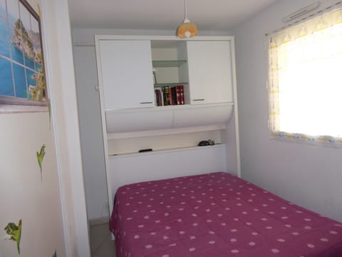 1 bedroom, iron/ironing board