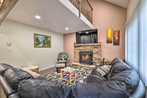 Living Room | Smart TV | Free WiFi | Window A/C Units | Fireplace (Decorative)