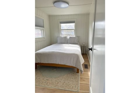 2 bedrooms, desk, travel crib, free WiFi