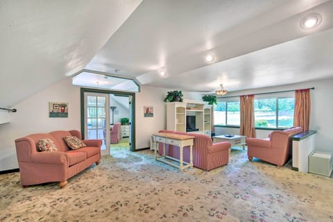 Chehalis Vacation Rental | 2BR | 3.5BA | 900 Sq Ft | Steps Required