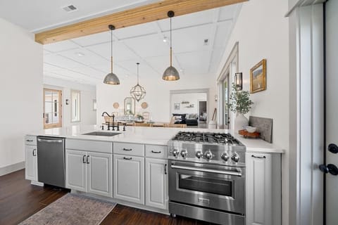 “This place is every bit of all the 5 star reviews…gorgeous stay.” - Mark