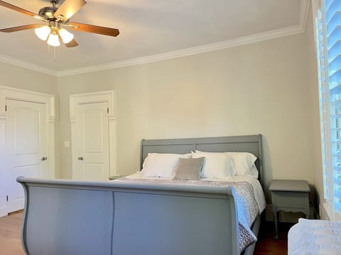 3 bedrooms, in-room safe, travel crib, WiFi