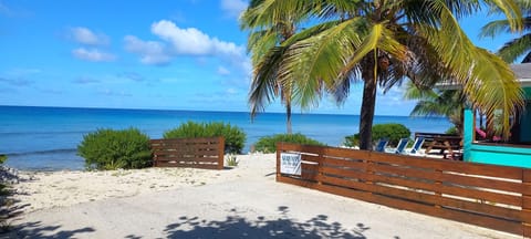 Beach nearby, sun loungers, beach towels