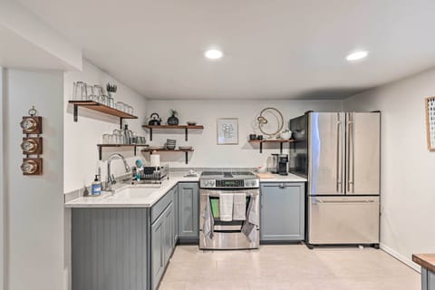 Kitchen | In-Unit Washer/Dryer