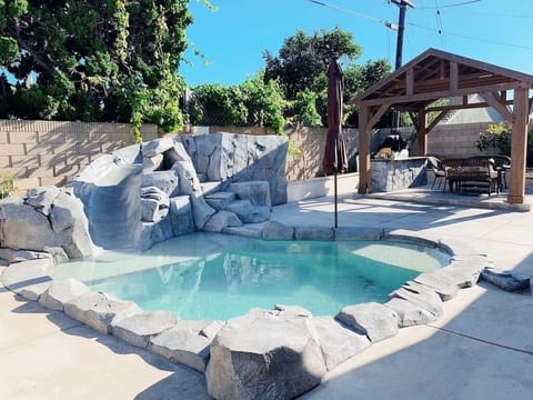 Small pool/hottub
