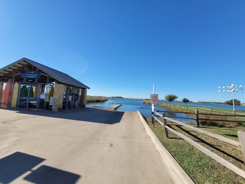 Lake Pflugerville Park: Water activities' equipment rental and boat ramp