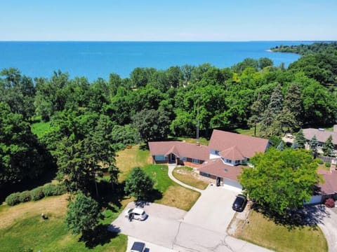 Located on the sandy shores of Lake Erie. Seacliff Park and Beach.