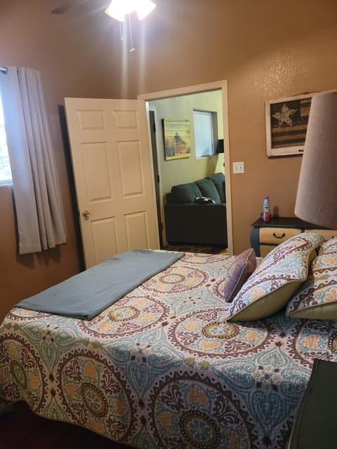 1 bedroom, bed sheets