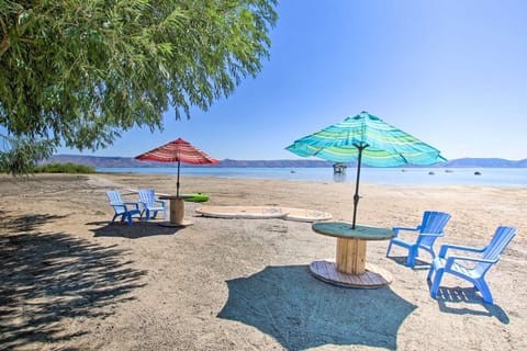 Beach nearby, sun loungers