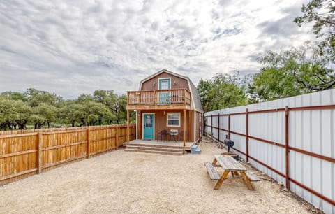 Parking is VERY limited for this rental. 2 cars MAX.