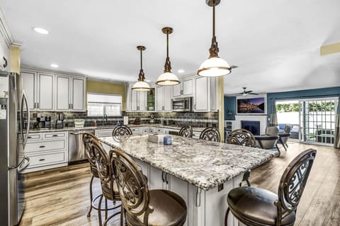 Kitchen with Island Seating