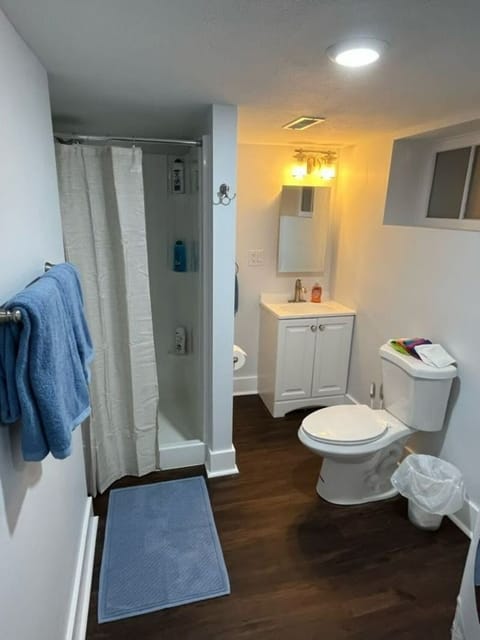 Combined shower/tub, hair dryer, towels, soap