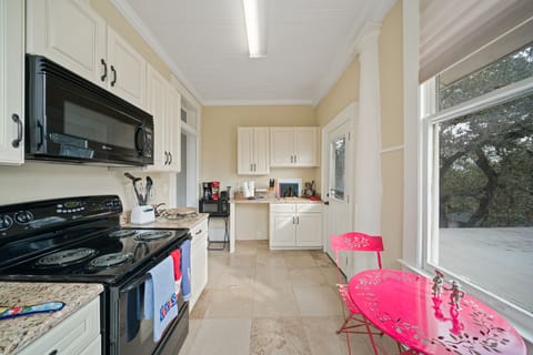 2nd kitchen w/new stove.