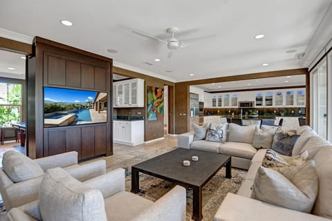 LIVING ROOM REVERSE TO KITCHEN