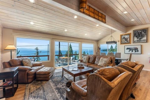 Living room 1: Main floor