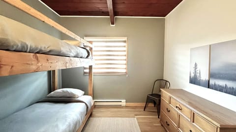 7 bedrooms, iron/ironing board, internet