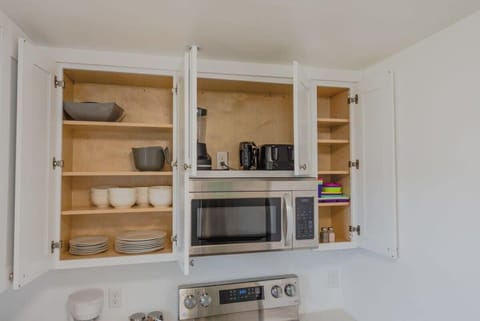 #InvestREPM Coos Bay Cottage Collection #CoosBay #BookDirect #LongTerm #FurnishedRentals